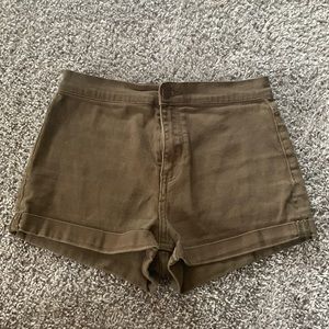 Forever 21 army green shorts.